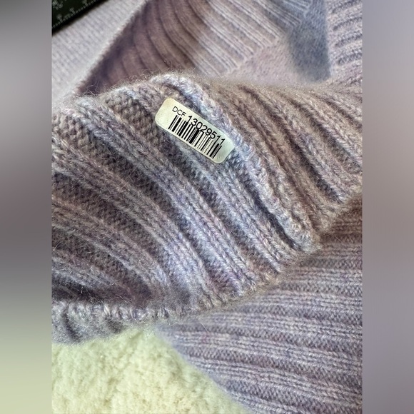Aqua bloomingdale’s 100% Cashmere light purple sweater Small S Perfect condition - Picture 6 of 8
